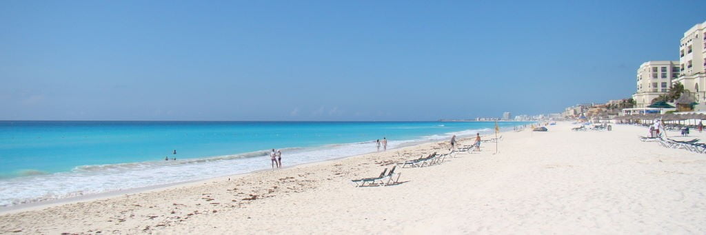 Praia em frente ao JW Marriot em julho/agosto - O que fazer em Cancun México