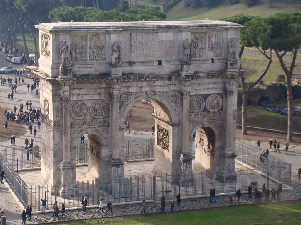 Arco de Constantino visto da Third Tier do Coliseu 