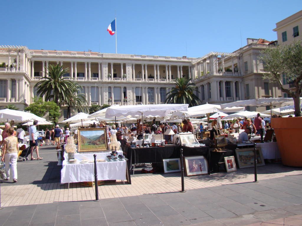 Le Cours Saleya e o Marché aux fleurs em Nice França