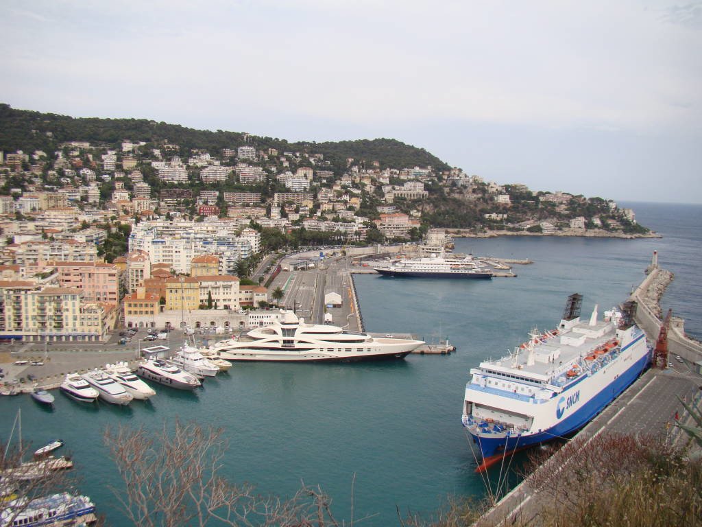 Le Port visto da Colina do Castelo - O que fazer em Nice França em 1 dia