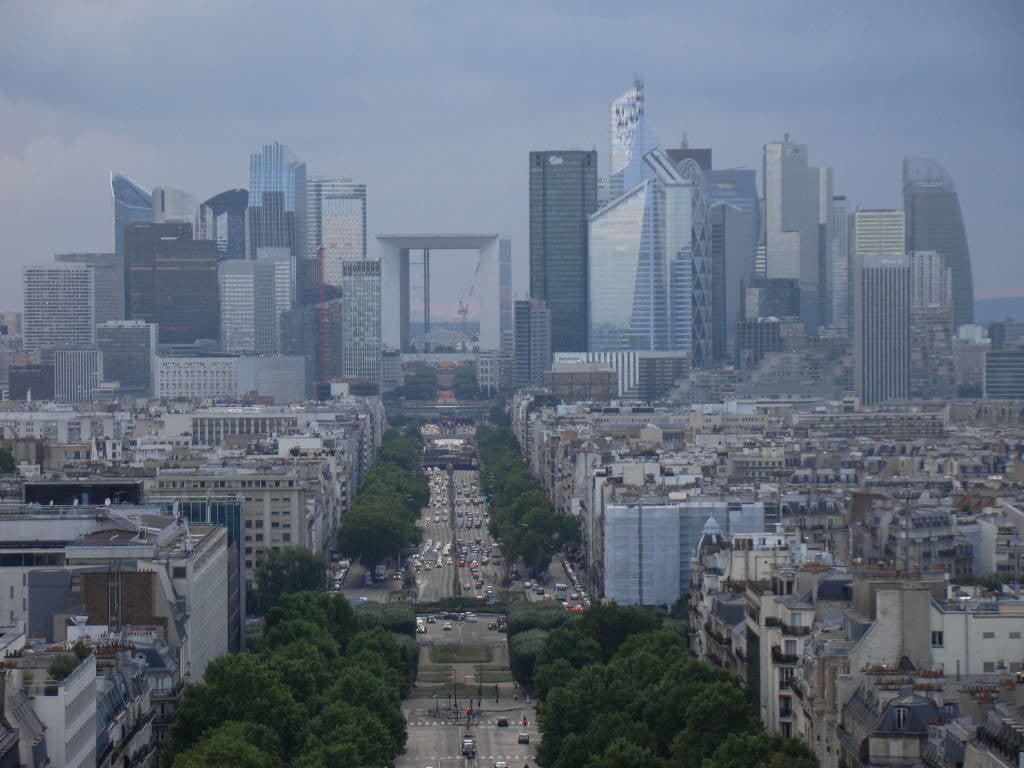 La Defense vista do Arco do Triunfo - Roteiro Paris 5 Dias - Principais Pontos Turísticos
