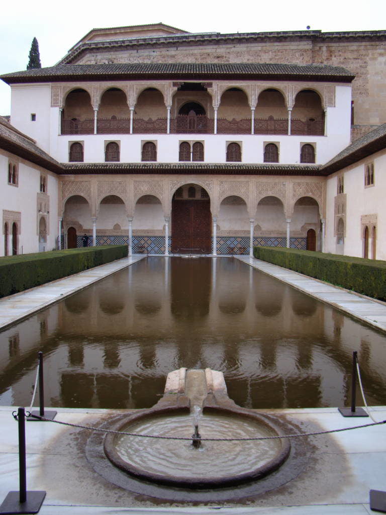 Pavilhão Sul visto do Pátio dos Mirtilos - Palácio de Alhambra Espanha em Granada