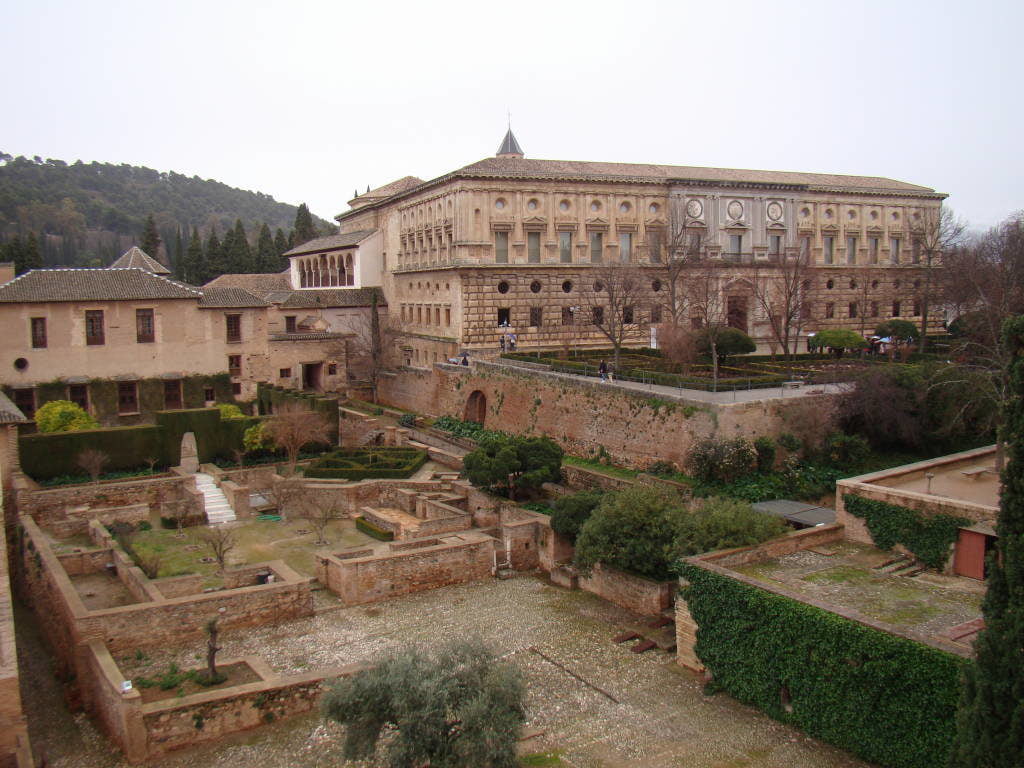 Palácio de Carlos V visto da Alçácova - Palácio de Alhambra Espanha em Granada