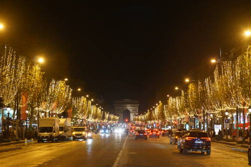Avenida Champs-Elysées - Natal em Paris 2023/2024