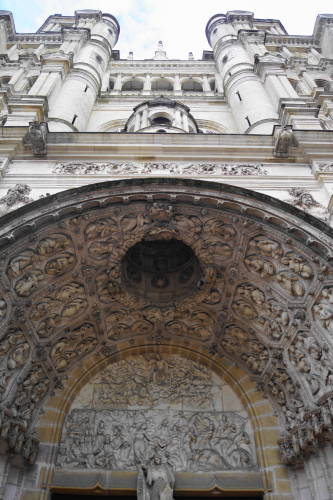 Detalhe da fachada da Igreja Saint-Michel