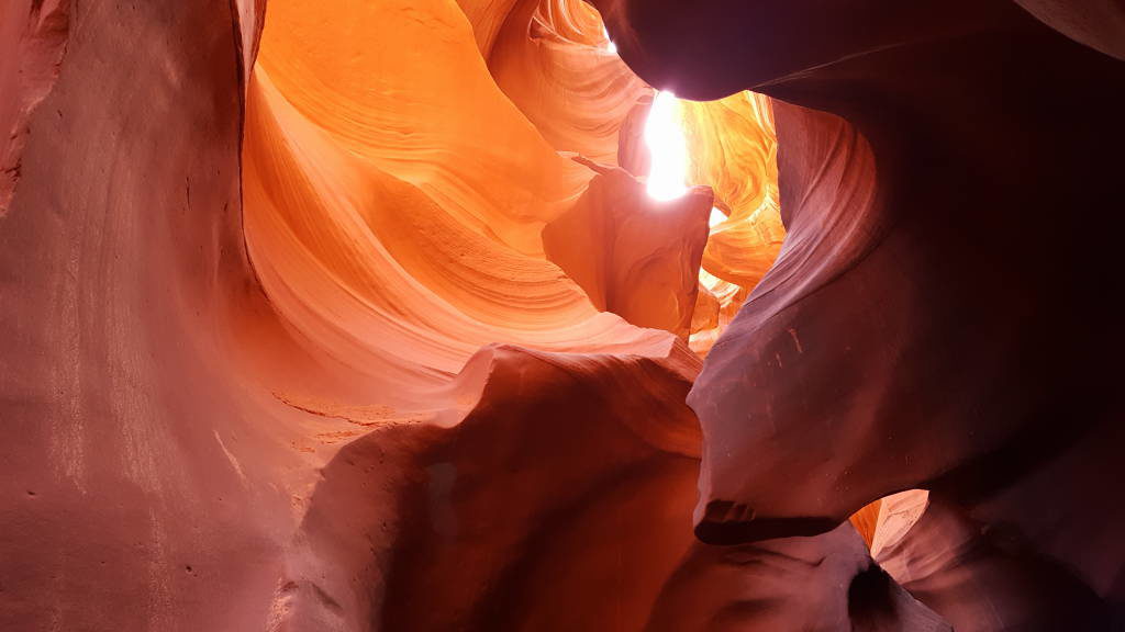 Visiting Antelope Canyon - The most spectacular canyon in USA