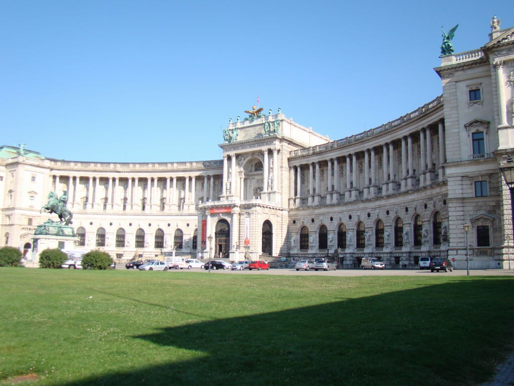 Facade - Best attractions of Hofburg Palace in Vienna