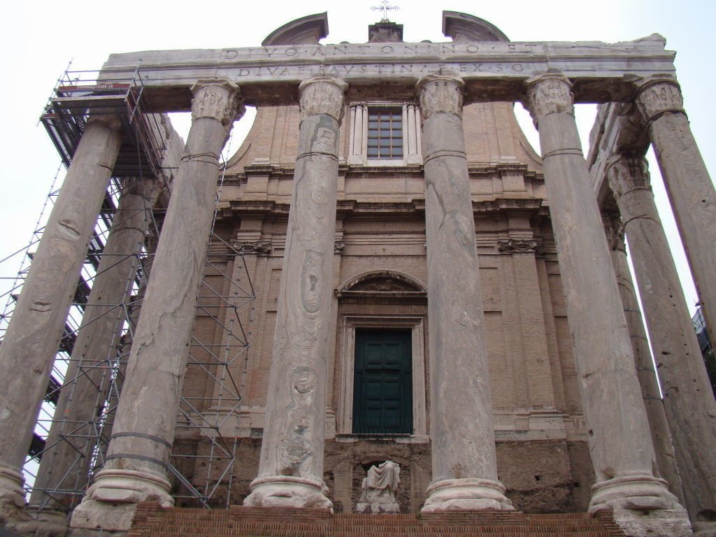 Fórum Romano Leste - Templo de Antonino e Faustina 