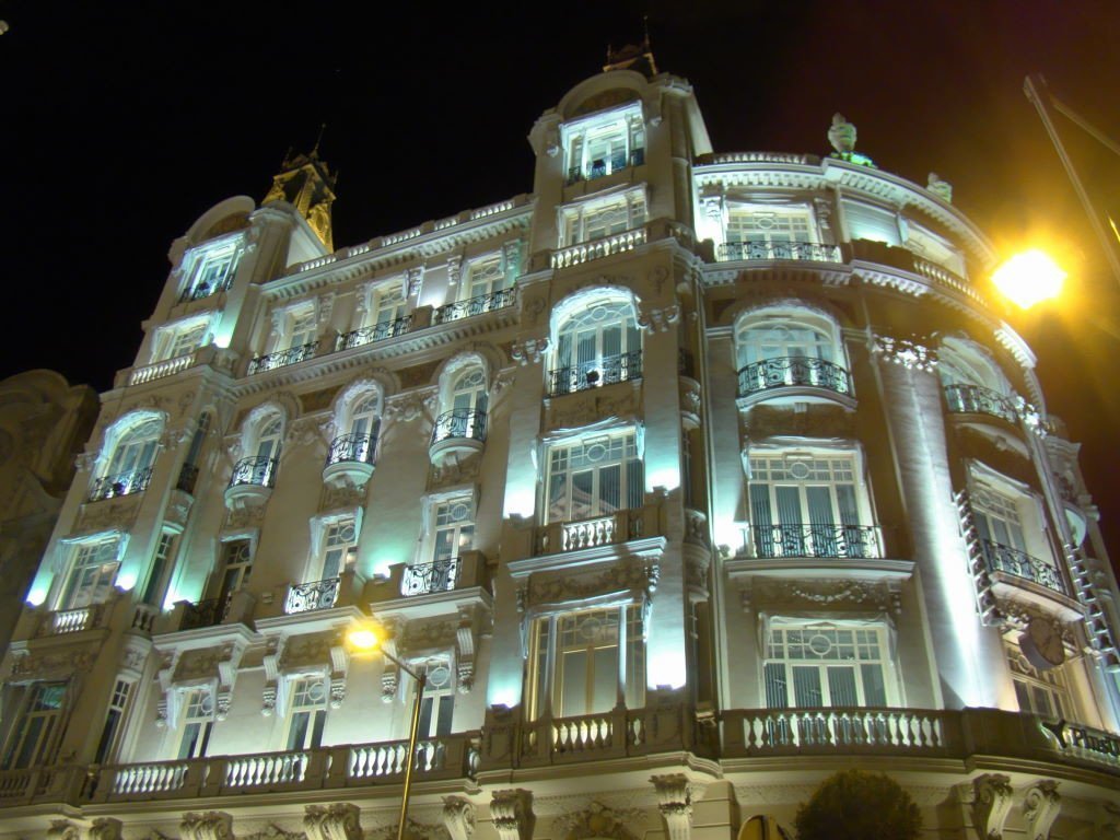 Palace Hotel - Roteiro Madrid a pé, à noite e de graça!