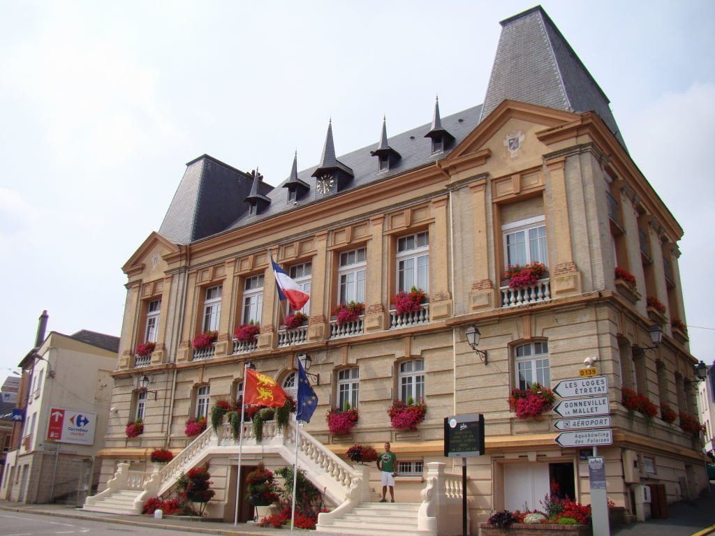 Prefeitura de L'Esneval na França 