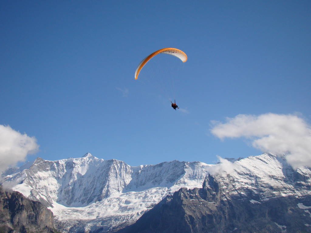 Voo duplo de parapente em Grindelwald na Suíça