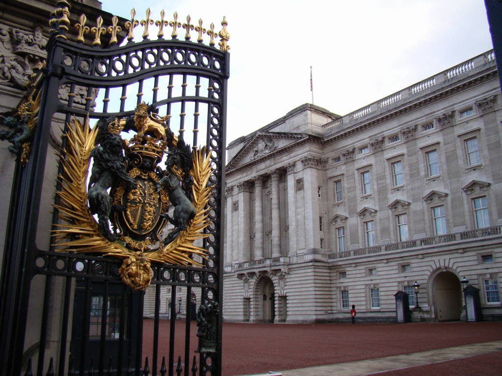 Palácio de Buckingham - Verão em Londres - Pontos Turísticos Imperdíveis!