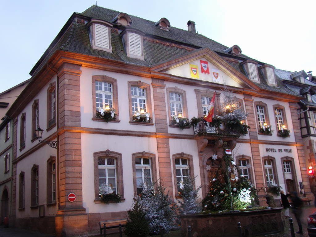 Prefeitura de Ribeauvillé - Rota do Vinho da Alsácia França no Natal
