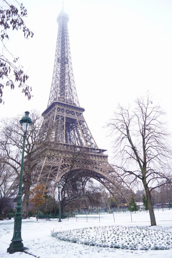 Torre Eiffel - Viajar para Paris no inverno neve!