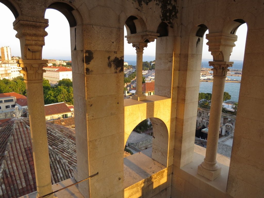 Torre da Catedral de Saint Domnius no Palácio de Diocleciano - O que fazer em Split Croácia