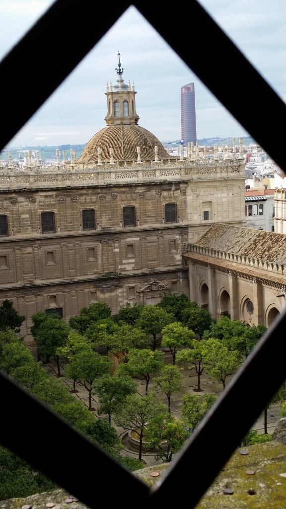 Pátio das Laranjeiras visto da Torre Giralda - O que fazer em Sevilha Espanha