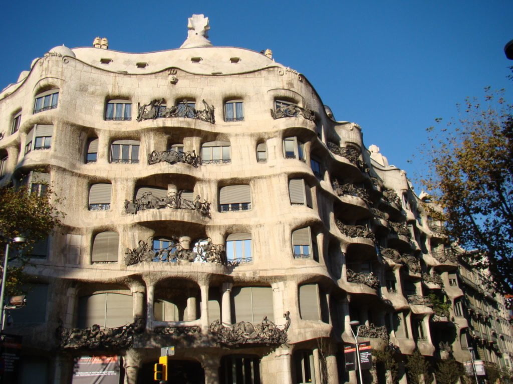 Casa Milà - O que fazer em Barcelona pontos turísticos