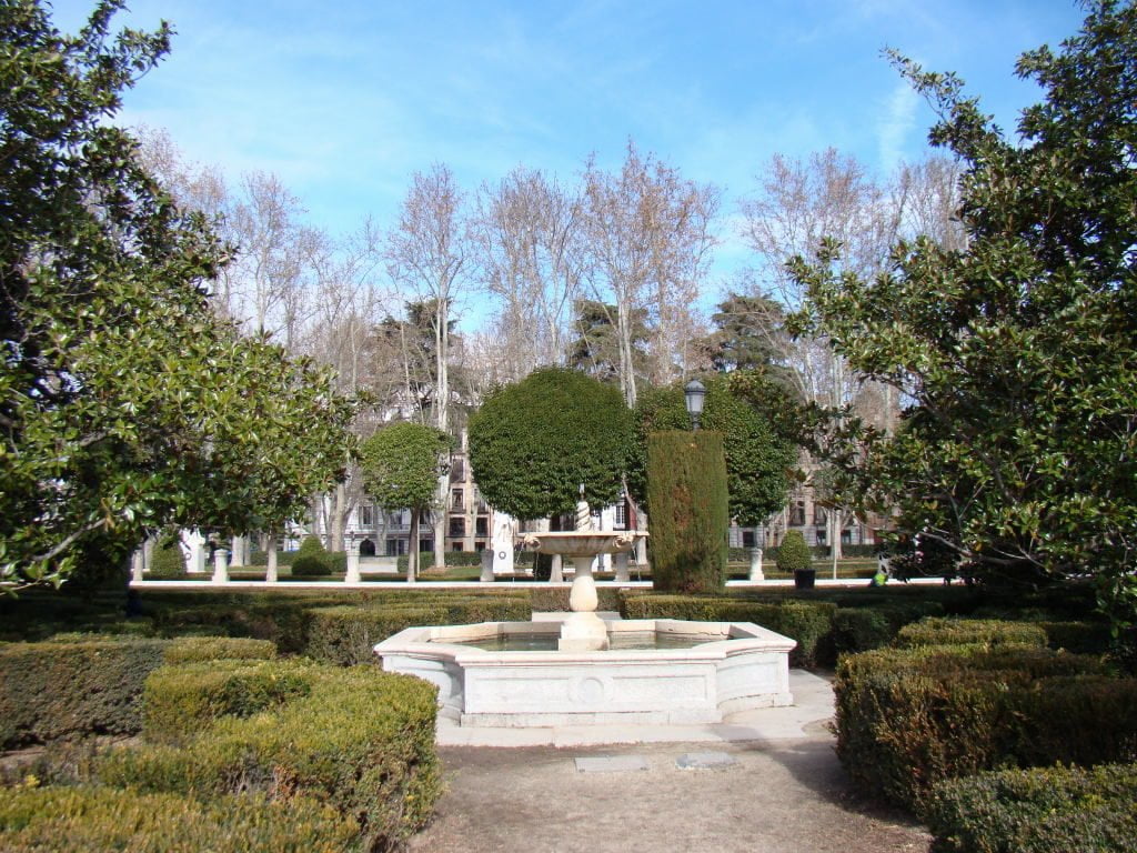 Plaza de Oriente - Visita ao Palácio Real de Madrid de graça!
