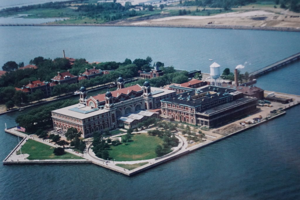 Ellis Island - Passeio de Helicóptero - Principais Pontos Turísticos de Nova York
