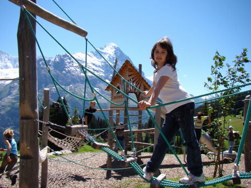 Playground na descida da trilha First Bachalpsee - O que fazer em Interlaken Suíça