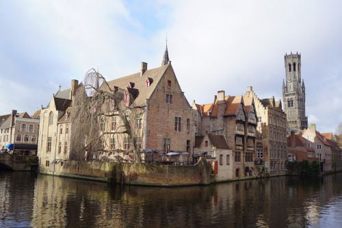 Rozenhoedkaai em Bruges