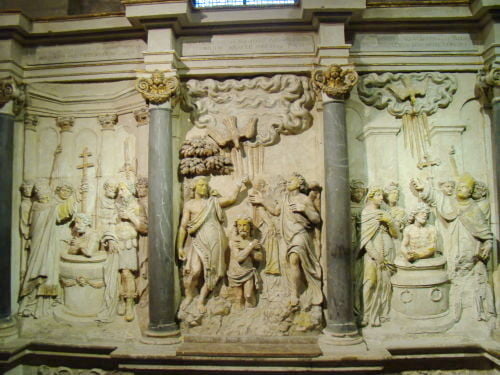 Batizado do Rei Clóvis na Basílica de Saint-Remi em Reims