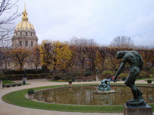 Jardins do Museu Rodin com a Dôme ao fundo - Museus em Paris